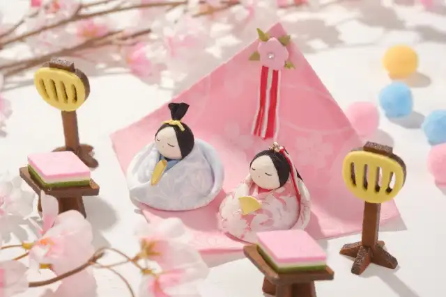 なんでひな祭りに雛人形を飾るの？お人形の種類別メリット＆デメリットとあわせて解説します！
