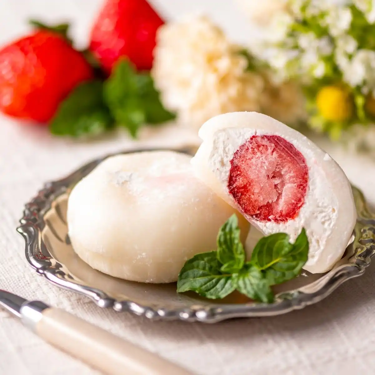 【母の日専用】ホシフルーツ あまおうのクリームいちご大福 fuwaru (承り期間:4月28日まで)